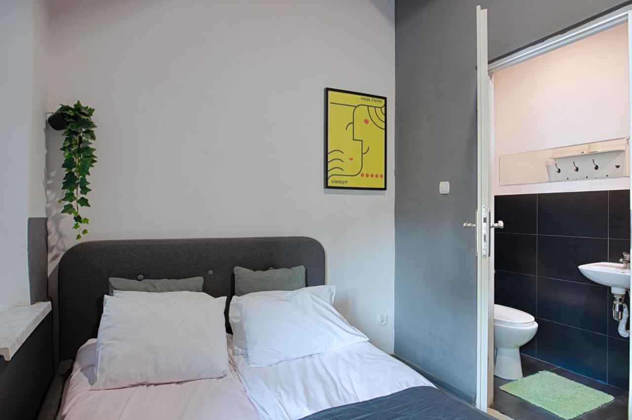 3 Bros' Hostel Cieszyn Чешин Екстериор снимка