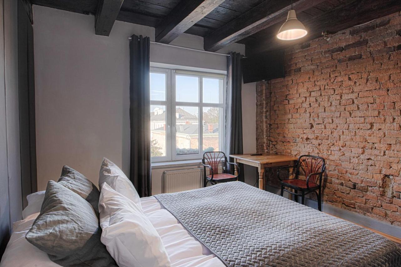 3 Bros' Hostel Cieszyn Чешин Екстериор снимка