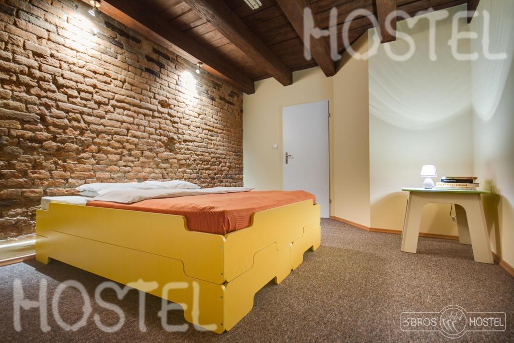 3 Bros' Hostel Cieszyn Чешин Стая снимка