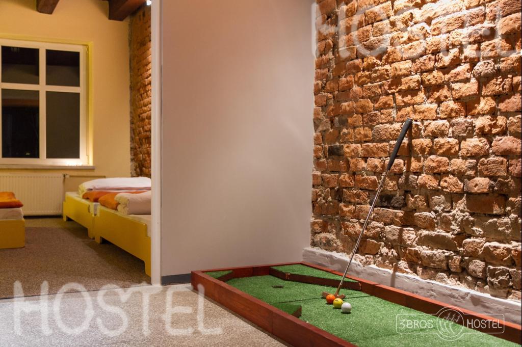3 Bros' Hostel Cieszyn Чешин Екстериор снимка