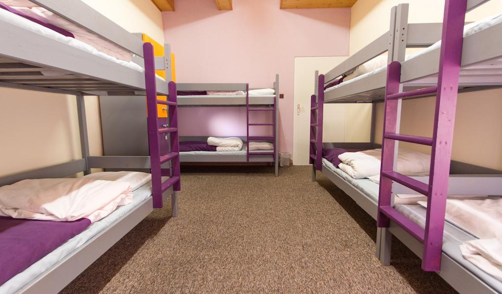 3 Bros' Hostel Cieszyn Чешин Стая снимка