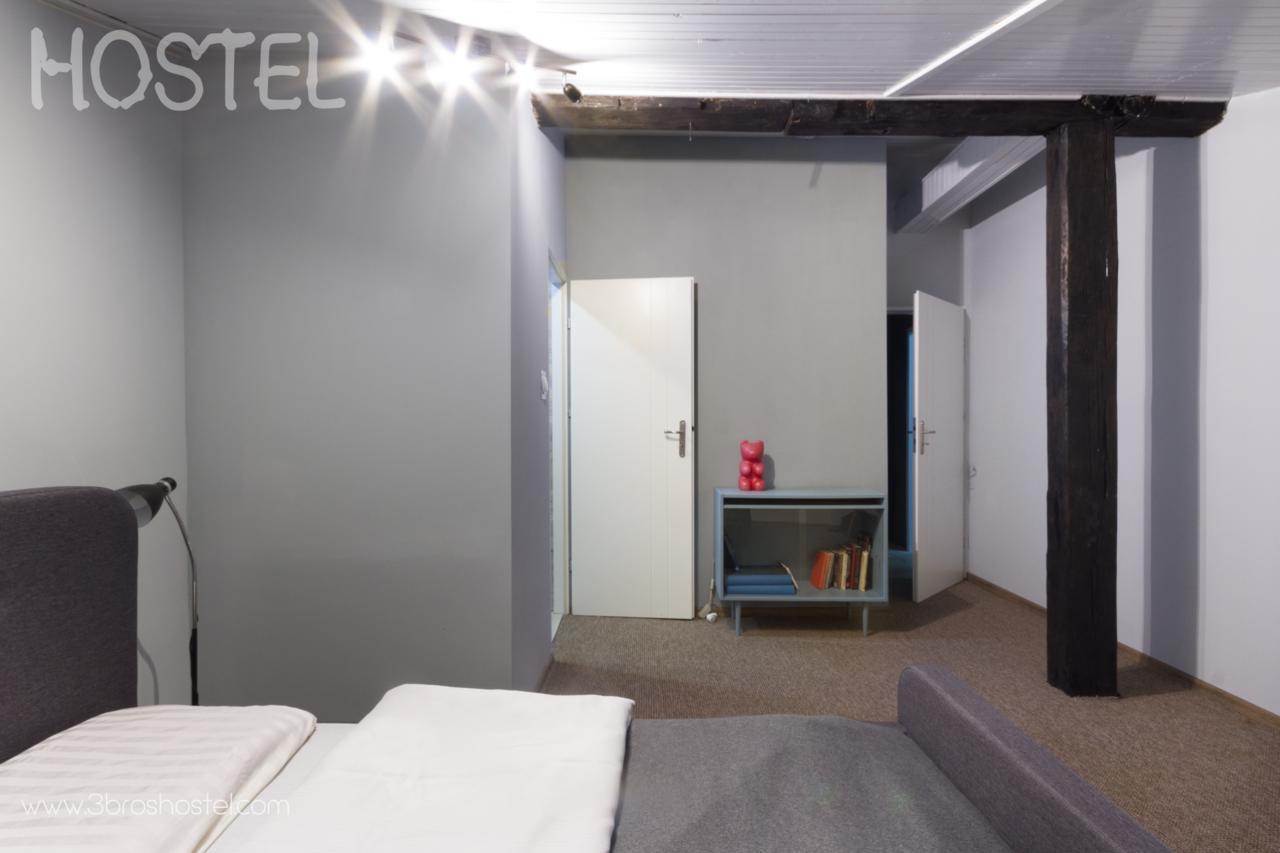 3 Bros' Hostel Cieszyn Чешин Екстериор снимка