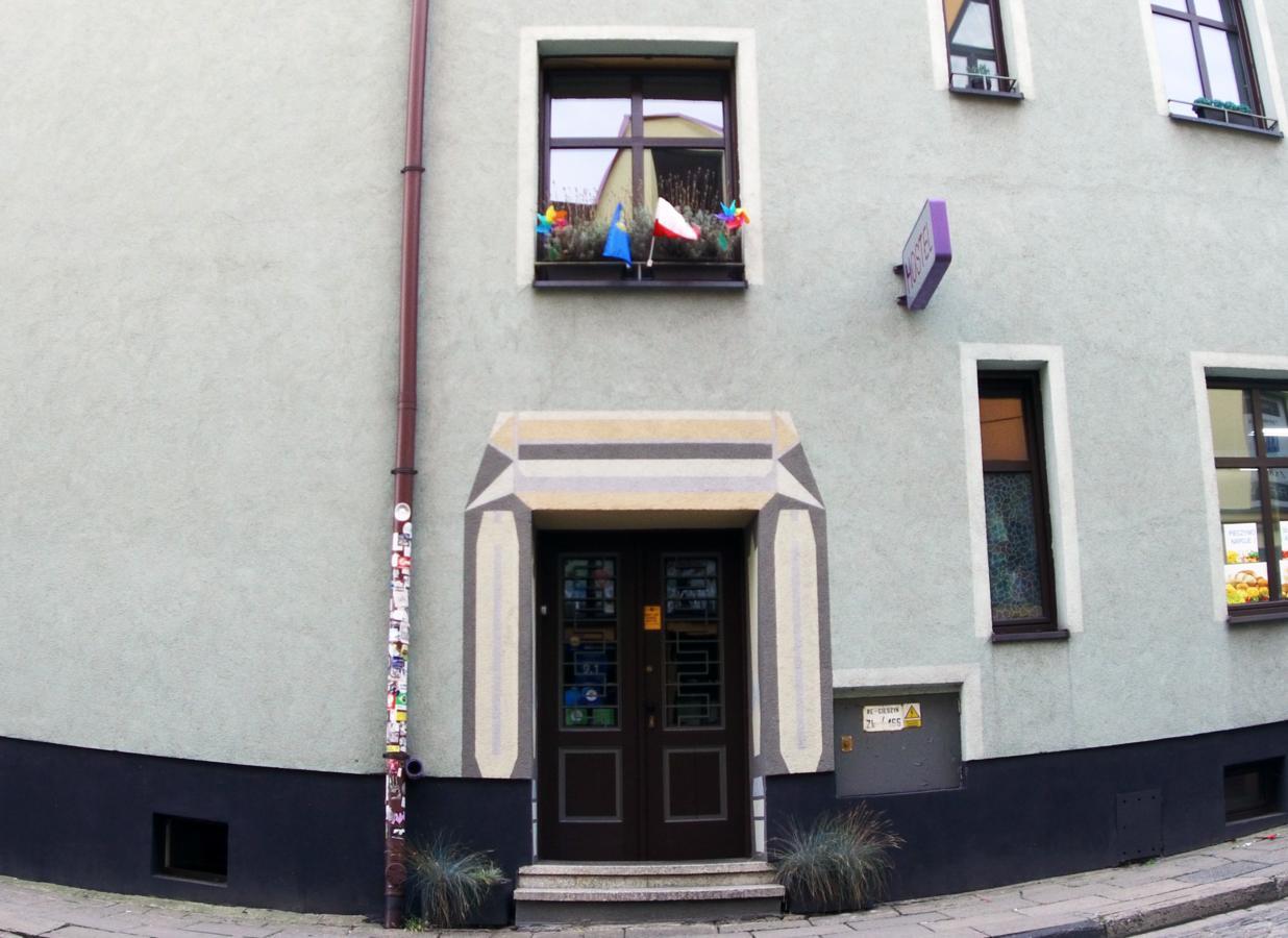 3 Bros' Hostel Cieszyn Чешин Екстериор снимка