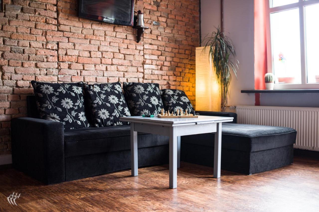 3 Bros' Hostel Cieszyn Чешин Екстериор снимка